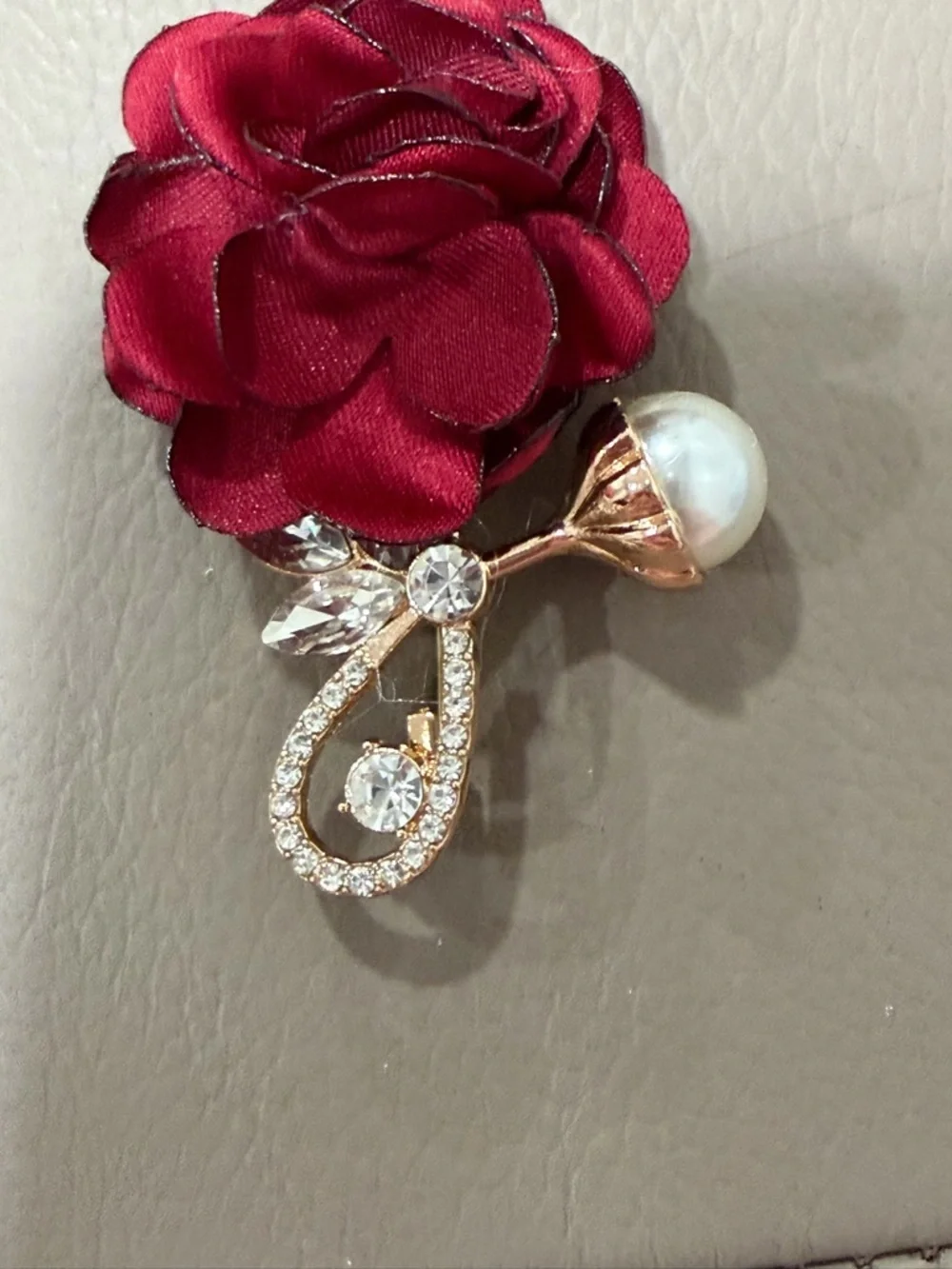 Red Rose Brooch Gold Tone Pearl Crystal Floral Pin Elegant Vintage Style